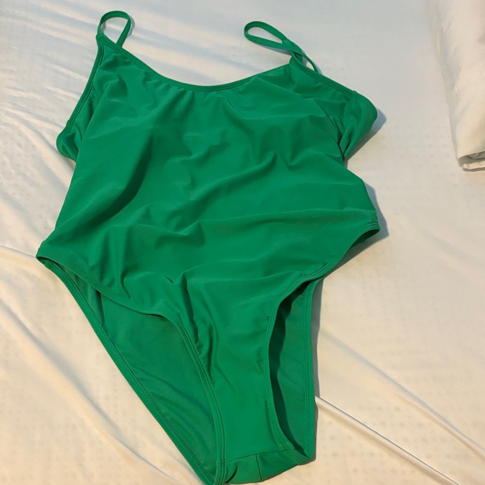 Green Women’s One Piece Swimsuit NWT